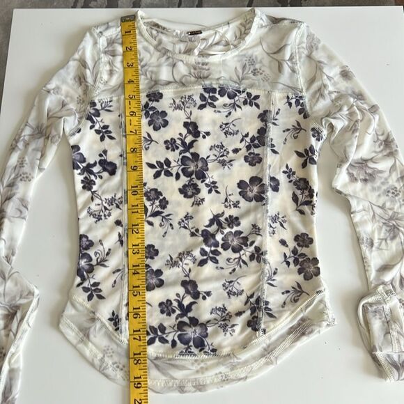 Free People Women’s Long Sleeve Betty’s Garden Top Blouse XS - Picture 4 of 9